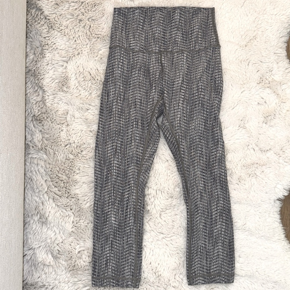Cropped lululemon workout leggings